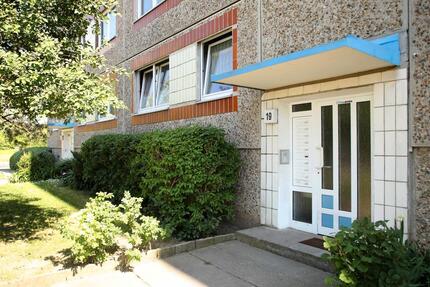 ... in der 1. Etage und in Wohngebietsrandlage ... - Neubrandenburg Datzeberg