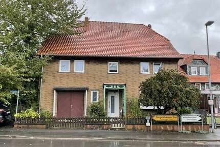 Haus zum Kaufen in Dassel 79.000,00 € 200 m²