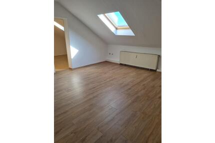 3-Zimmer Dachgeschoss Wohnung 5. Etage in Barmen - Wuppertal Unterbarmen