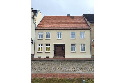 2-Raum-Wohnung ab 01.06.2026 in 17087 Altentreptow (Mecklenburg-Vorpommern)