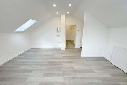 Wohnung zum Mieten in Lohmar 650,00 € 24.52 m²