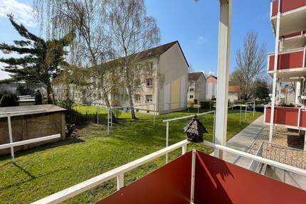 Neues frisch saniertes Zuhause mit Balkon und neuem Duschbad im EG - Merseburg