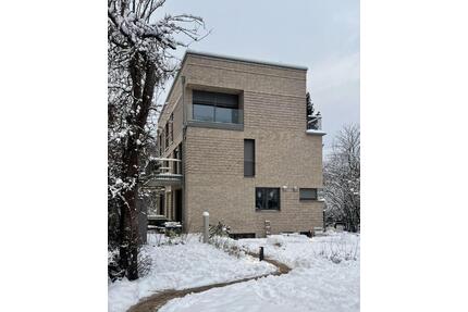 Perfekte 4-Zimmer-Wohnung mit Terrasse, Balkon und EBK in HH Iserbrook - Hamburg Altona