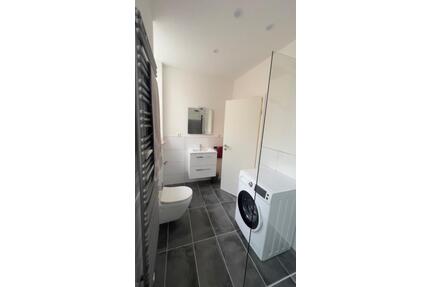 Sorgenfrei - Voll möbliertes Zimmer in 5er WG zentral in Heilbron - Heilbronn Kernstadt