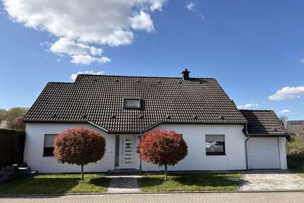 Haus zum Mieten in Sankt Augustin 1.950,00 € 182 m²