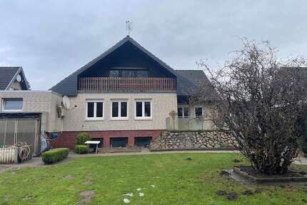 Haus zum Kaufen in Burg 310.000,00 € 222.76 m²