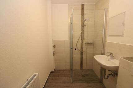 EG Wohnung mit Dusche...da freuen sich nicht nur die Umzugshelfer! - Freiberg