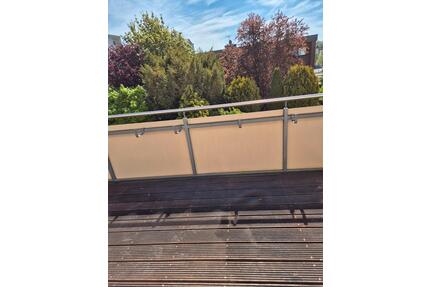 helle 2 Zi-Whg. im 2.OG (Küche, Diele, Bad, m großem süd Balkon) - Mönchengladbach