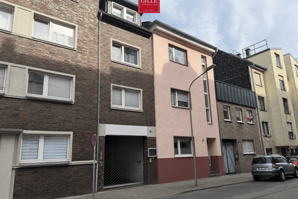 Haus zum Kaufen in Neuss 780.000,00 € 491 m²