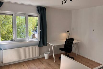 3er Frauen WG Möbliert Ludwigsburg – S4 Favoritepark - PH HVF