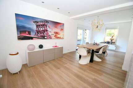 Haus zum Kaufen in Gelsenkirchen-Buer 525.000,00 € 231 m²