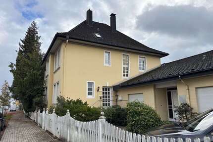 Haus zum Kaufen in Lage 450.000,00 € 290 m²