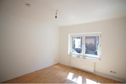 ~ Erdgeschoss wenige Stufen + BALKON + DUSCHE + WANNE~ - Duisburg Beeck
