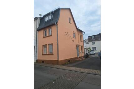 Kleines Haus mit Nebengebäude und Garage als Kapitalanlage - Bad Ems