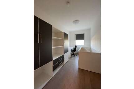 Wohnung zum Mieten in Gera 210,46 € 18.44 m²