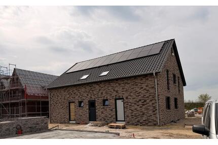 Doppelhaus - 1.440,00&nbsp;EUR Kaltmiete, ca.&nbsp; 120,00&nbsp;m&sup2; in Harpstedt (PLZ: 27243)