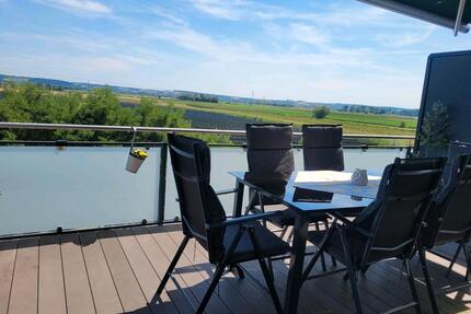 Hochwertige 3 - Zimmer Wohnung mit traumhafter Aussicht - Pilsting