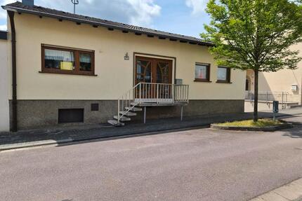 Einfamilienhaus in Heusweiler mit großem Grundstück