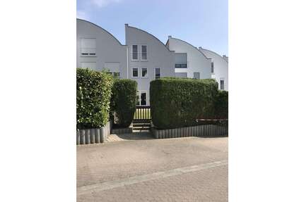 Haus zum Mieten in Wiesbaden-Sonnenberg 3.490,00 € 230 m²