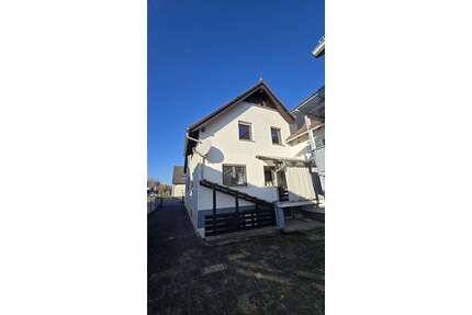 Haus zum Kaufen in Rosbach-Rodheim 685.000,00 € 260 m²