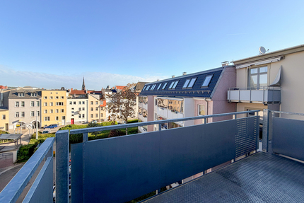 Einbauküche! Hochwertige 4 Raum-Wohnung mit modernem Bad und großem Balkon! Die Wohnung zum Wohlfühlen. - Gera