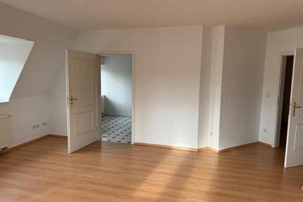 Helle 3-Zimmerwohnung mit Badewanne in zentraler Lage! - Zwickau Zwickau-Nord