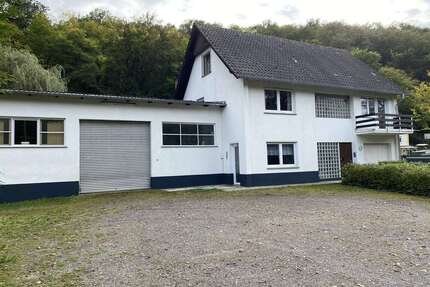 Haus zum Kaufen in Gönnersdorf 429.000,00 € 323.95 m²