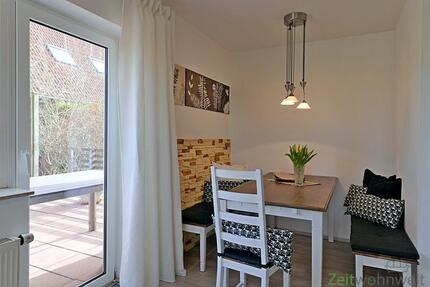 (EF0761_M) Dresden: Schönfeld, schöne möblierte Maissonette-Wohnung mit Gäste-WC, großer Terrasse und PKW-Stellplatz