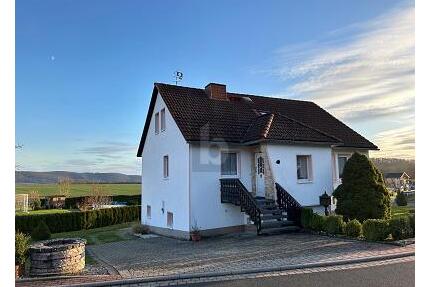 WOHLFÜHLHAUS MIT BLICK INS GRÜNE - Krombach