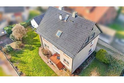3 Familienhaus mit 3 Garagen und schönem Grundstück - Pattensen - Jeinsen - viele Modernisierungen