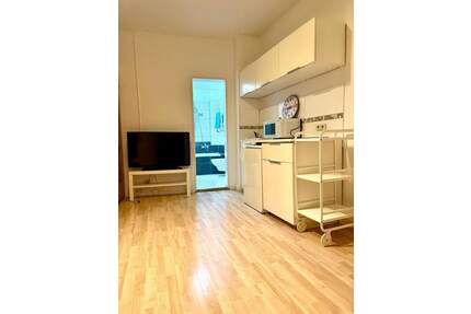 +++ NEU RENOVIERTE- MÖBLIERTE- 2-ZIMMER -WOHNUNG - PERFEKT FÜR PENDLER +++ - Fürth Südstadt