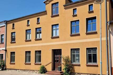 Haus zum Kaufen in Tessin 387.500,00 € 275.67 m²