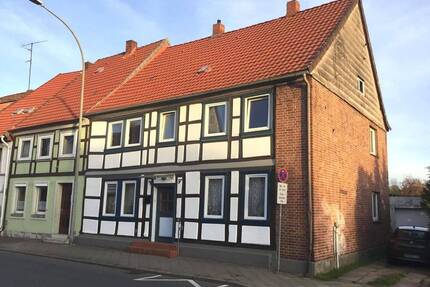 renovierungsbedürftiges Stadthaus mit kleinem Garten - Lüchow