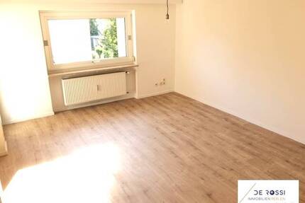 AB JUNI FREI GROSSE 3 ZIMMERWOHNUNG MIT BALKON UND EINBAUKÜCHE - Oberasbach Kreutles