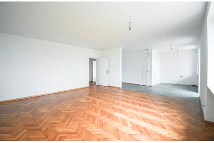 Renovierte 3 Zimmer Wohnung in Kitzingen mit Balkon zu vermieten