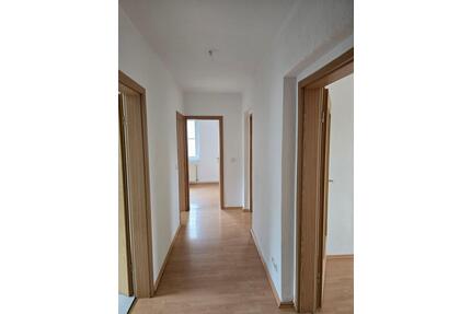 Helle 3 -Raumwohnung mit Tageslichtbad in der Gartenstraße! - Kalbe (Milde)