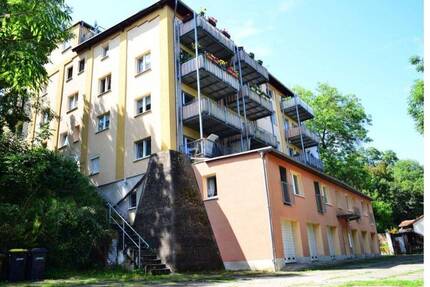 Ruhige, renovierte 2-Raum-Wohnung mit separatem Zugang - Naumburg (Saale)