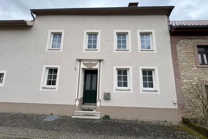 Altes Bauernhaus mit Nebengebäude und großem GrundstückGarten - Badem