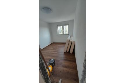 WG Zimmer Monteurzimmer - 400,00&nbsp;EUR Kaltmiete, ca.&nbsp; 15,00&nbsp;m&sup2; in Bruchmühlbach-Miesau (PLZ: 66892)