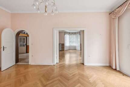 Haus zum Kaufen in Zeuthen 950.000,00 € 260 m²