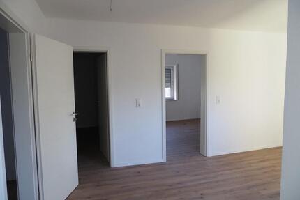 OG-Wohnung mit Balkon, Erstbezug nach Kernsanierung - Feuchtwangen