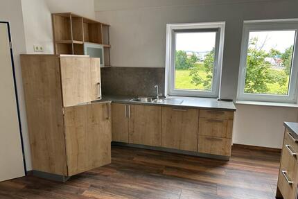 Biete: Helle, freundliche Wohnung in 93413 Cham - Blaibach