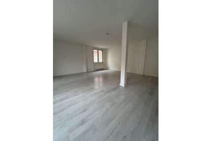 Wohnung zum Mieten in Zwickau 215,00 € 42.48 m²