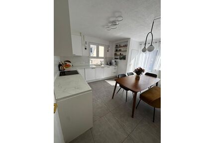 Provisionsfrei* 4 Zimmer Wohnung Zentral inkl. Einbauküche - Plochingen