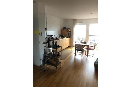 Helle 2-Zimmer Dachgeschosswohnung mit Dachterrasse in Düsseldorf