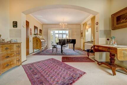 Familientraum mit extraordinärem Wintergarten am Dachberg - Bad Soden am Taunus