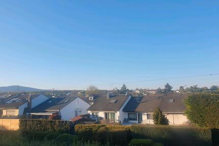 2 Zi Whg mit Balkon, EKB, tgl. Bad - Sulzbach (Taunus)