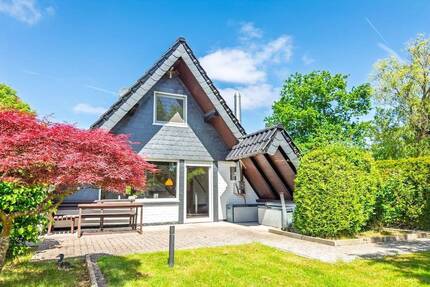 Saniertes Ferienhaus in Burhave: Ruhige Lage, schönes Grundstück und viel Erholungspotenzial! - Butjadingen