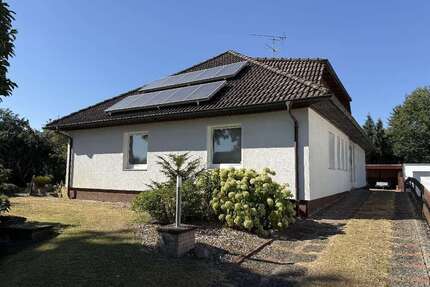 Haus zum Kaufen in Celle 318.500,00 € 257 m²