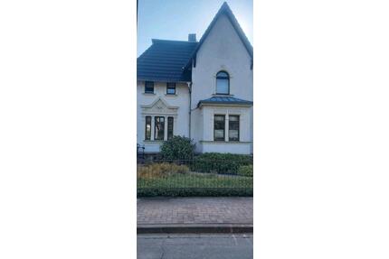 Villa mit großem Grundstück - 399.000,00&nbsp;EUR Kaufpreis, ca.&nbsp; 160,00&nbsp;m&sup2; in Rochlitz (PLZ: 09306)